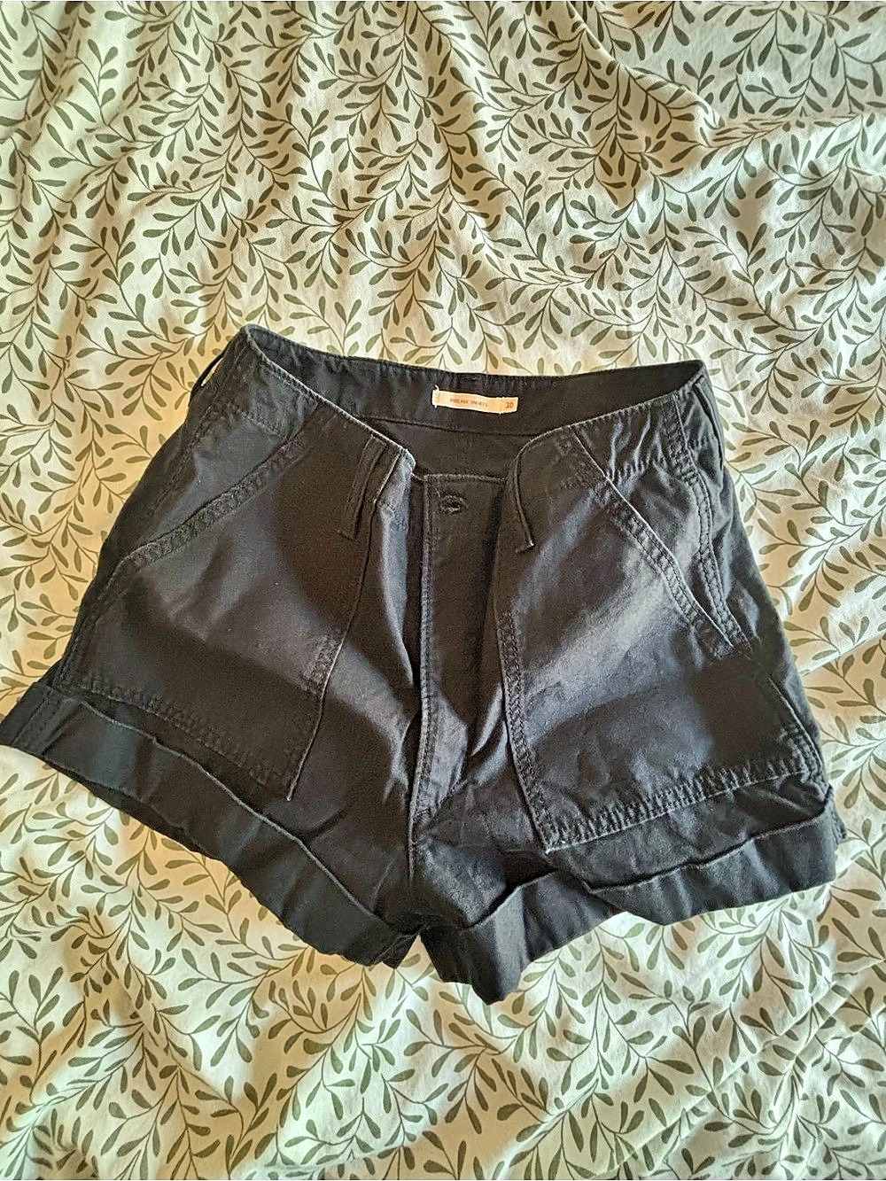 Rib Cage Shorts Cargo in Black Waist 30